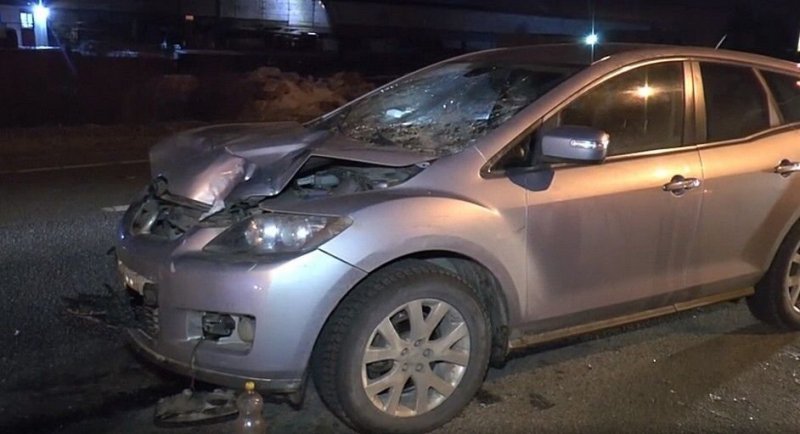 Авария дня. В Калужской области автомобиль сбил двух пешеходов