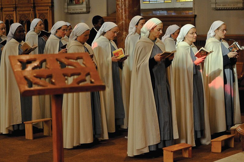 Папа Римский признал насилие священников над монахинями