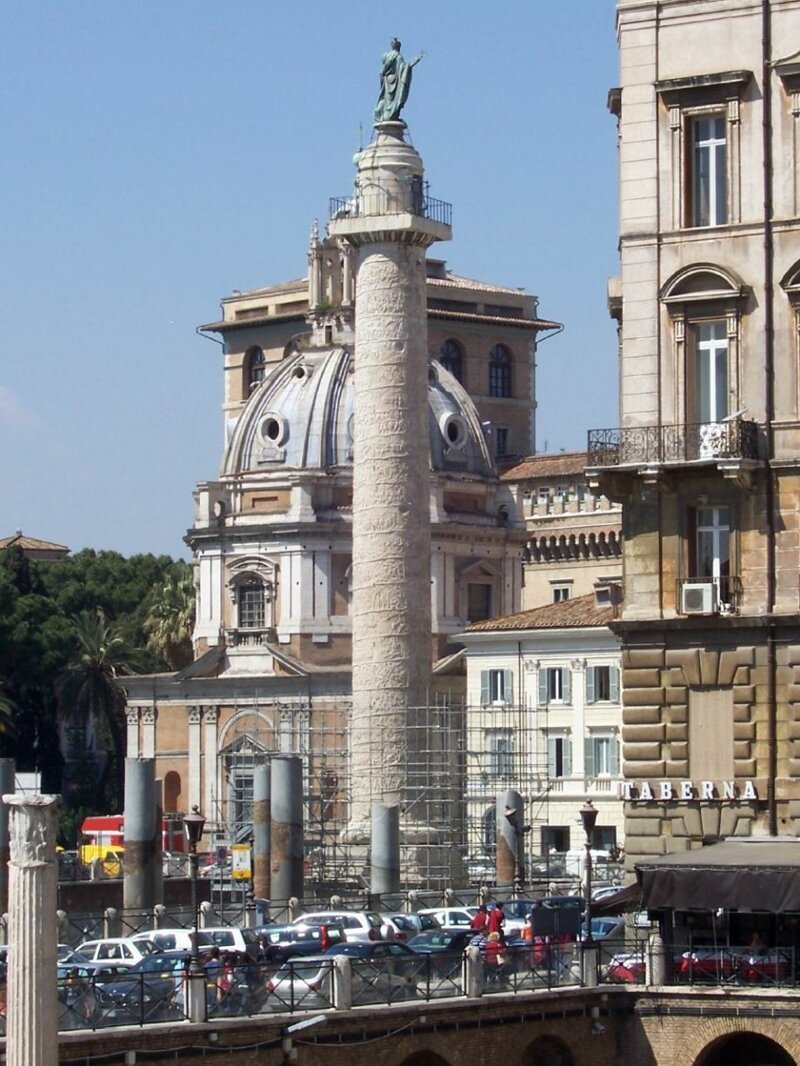 Самое высокое триумфальное строение в мире: 7 фактов об Александровской колонне на Дворцовой площади 