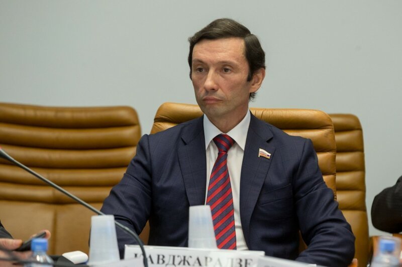 Максим Кавджарадзе, член Совета Федерации с 2001 года