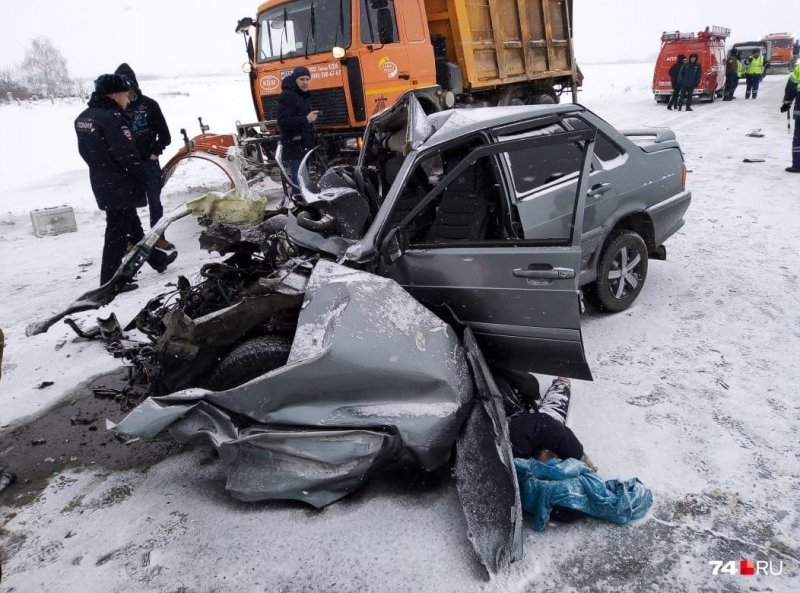 Авария дня. Два человека погибли на трассе в Челябинской области