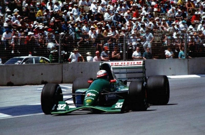 Jordan, на котором Алессандро Занарди дебютировал в Формуле-1 в 1991 году