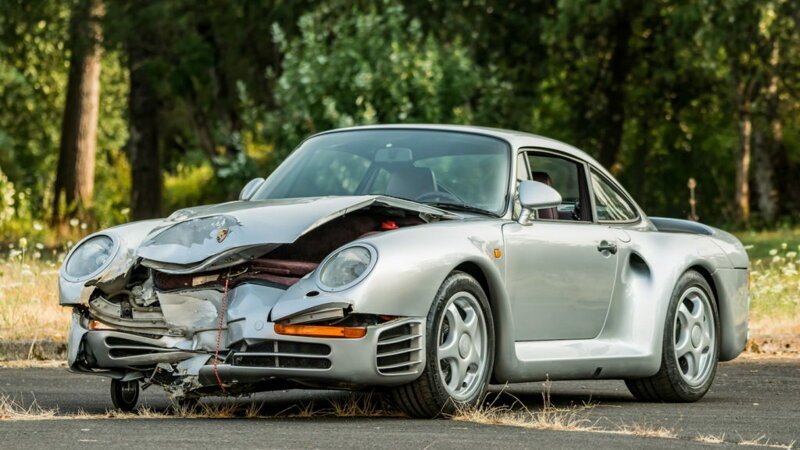 Разбитый при транспортировке Porsche 959 все же умудрились продать