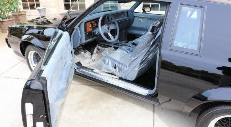 Культовый Buick GNX без пробега продадут на аукционе