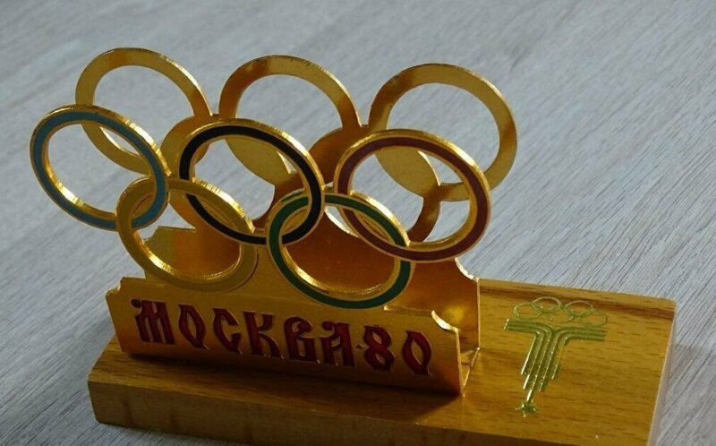 9. Салфетница с символикой Олимпиады-80