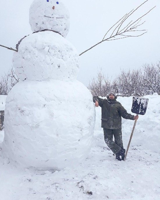 В Горнозаводске построили пятиметрового снеговика