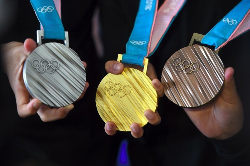 Японцы сделают медали для Олимпиады 2020 из старых гаджетов. Как так и откуда в телефонах золото?