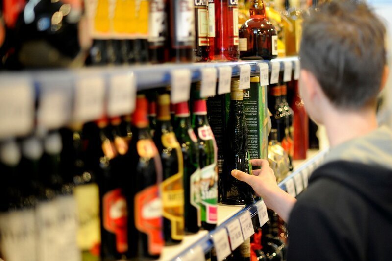 Минздрав подготовил законопроект, повышающий возраст продажи алкоголя до 21 года