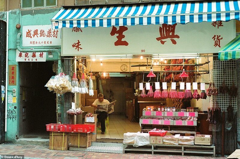 9. Магазин по продаже клап-мей (китайских колбасок с консервированной свининой и консервированной уткой)