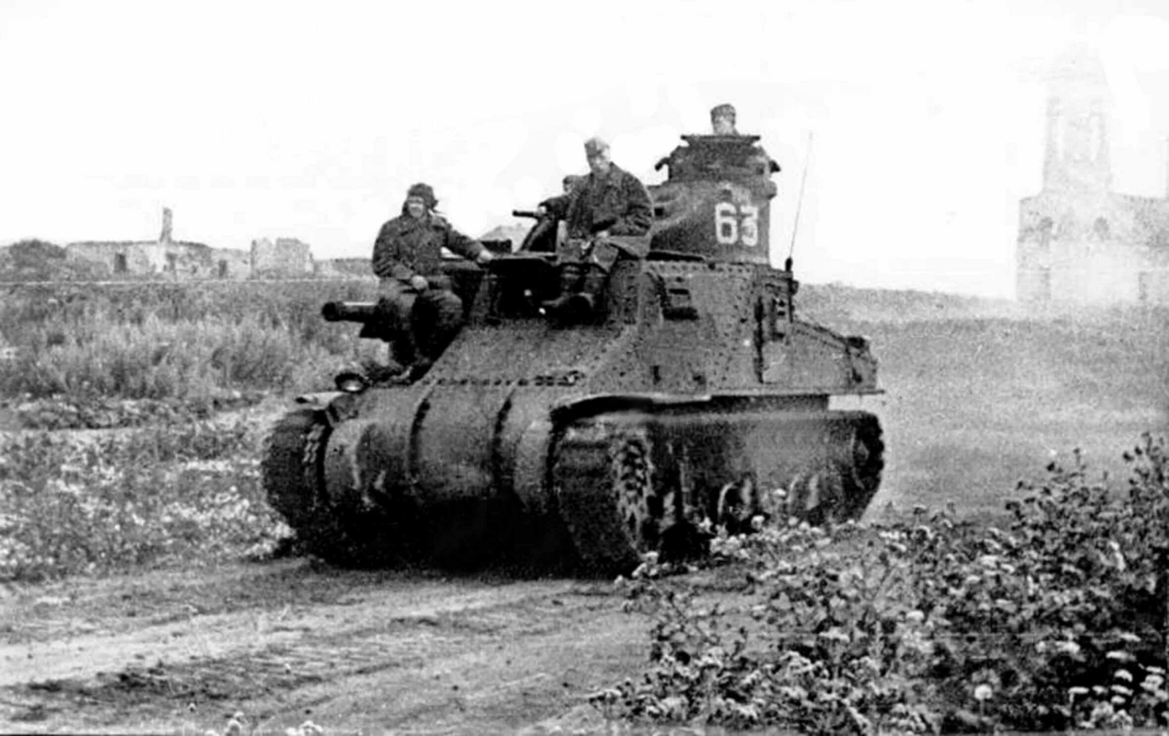 Немецких танков генерал. M3 Lee в РККА. Танк m3 Lee в красной армии. M3 Lee ленд-Лиз. Танк Стюарт м3 в красной армии.
