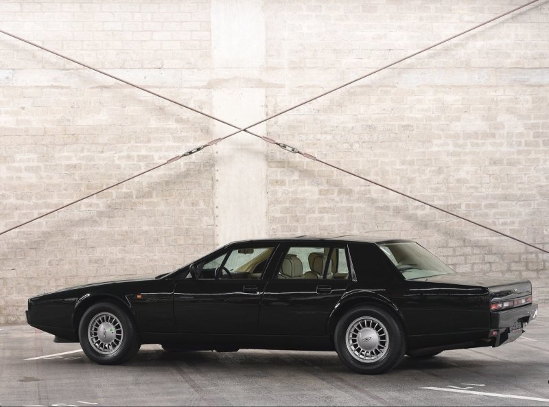 За три года до выхода Lagonda на пенсию, в 1987 году, свет увидела последняя, четвертая серия спортивного седана.