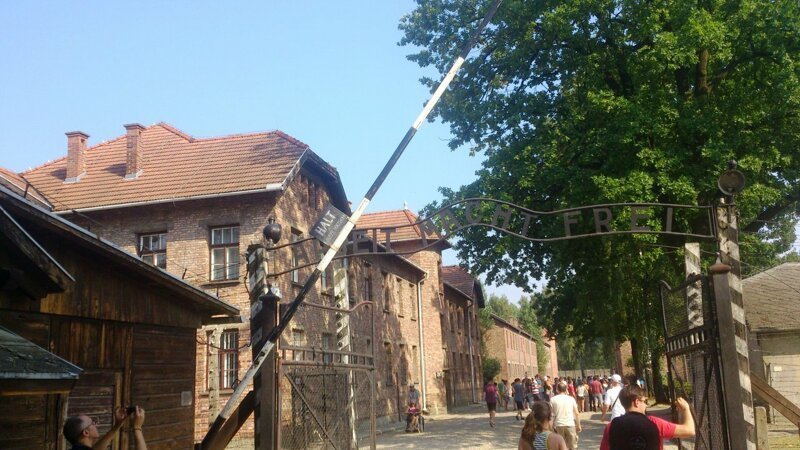 Поездка в Освенцим: за воротами лагеря