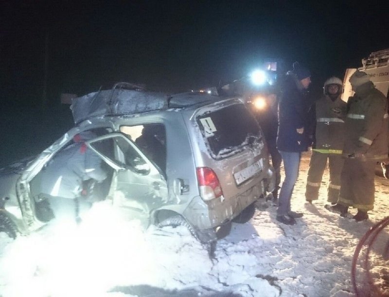Женщину зажало в машине после столкновения с фурой в Самарской области