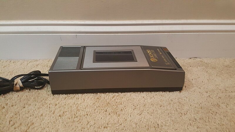 Чудной гаджет - перематыватель кассет к началу. KINYO UV-413 1-Way VHS Rewinder