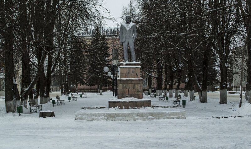 Эстетика Ильичей: памятники Ленину повсюду