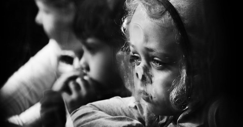15 ярких снимков, которые победили в международном конкурсе на лучшую детскую чёрно-белую фотографию