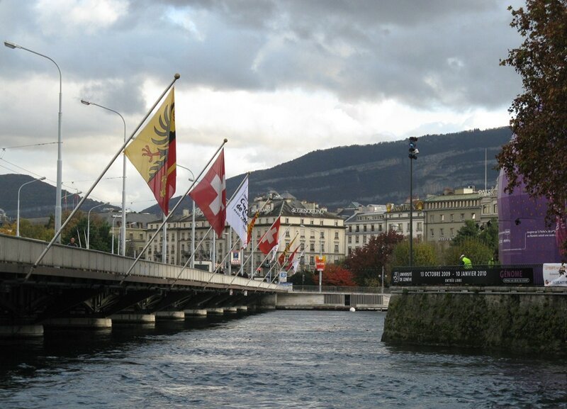Женева - жемчужина Швейцарии в окружении французских Альп