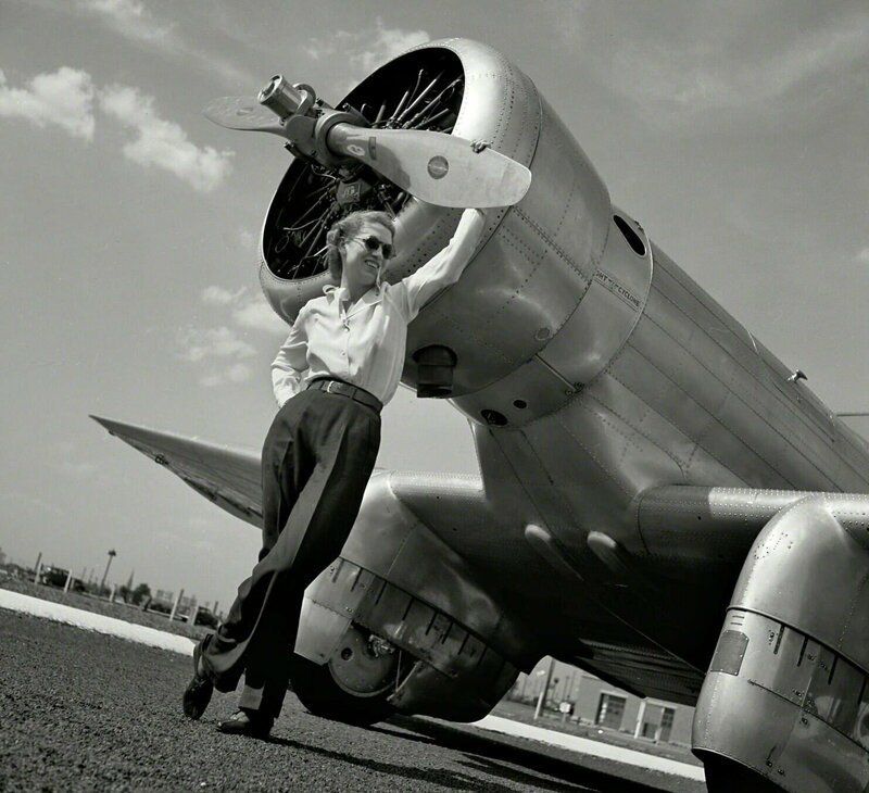 Пилот Жаклин Кокран у самолета Northrop Gamma. 1939 год 