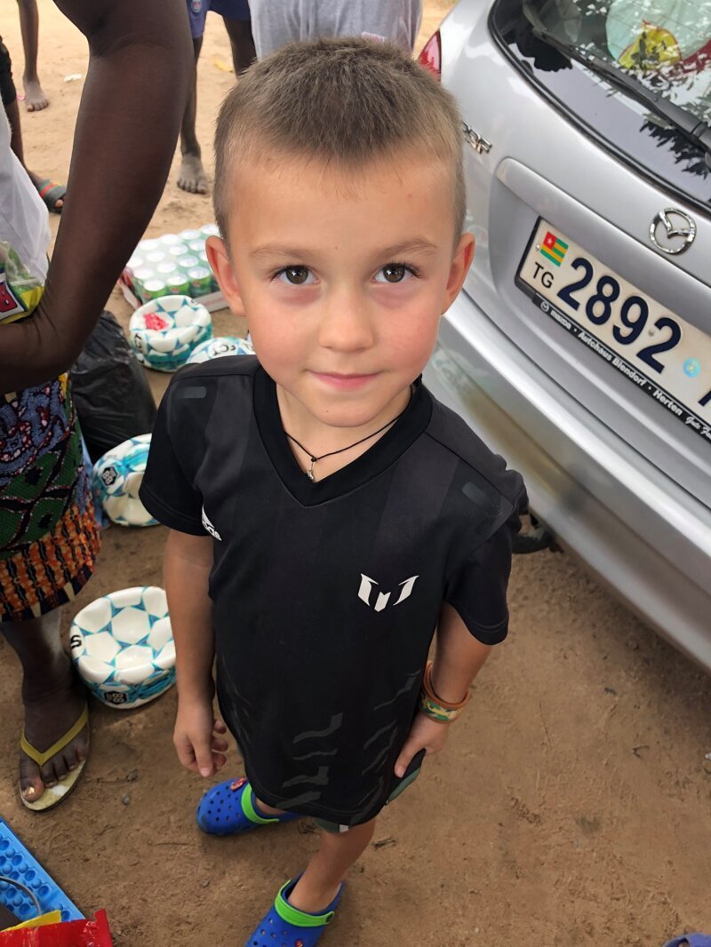 Шестилетний украинец помогает африканским детям!