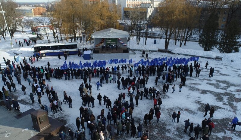 “Ми-ми-мишный” митинг провела 23 февраля “Единая Россия” в Брянске