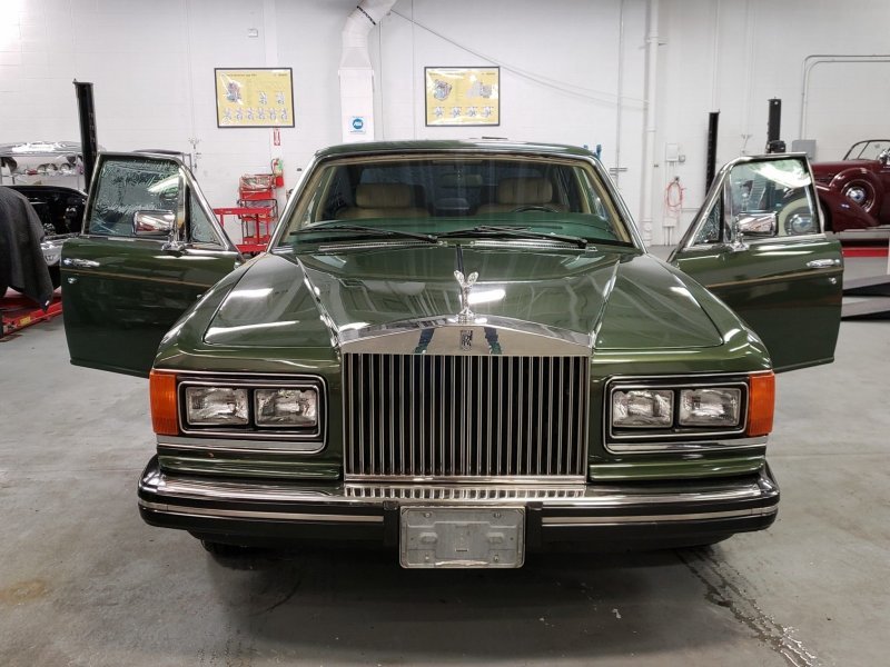 Бронированный Rolls-Royce, на котором ездила принцесса Диана, выставлен на торги