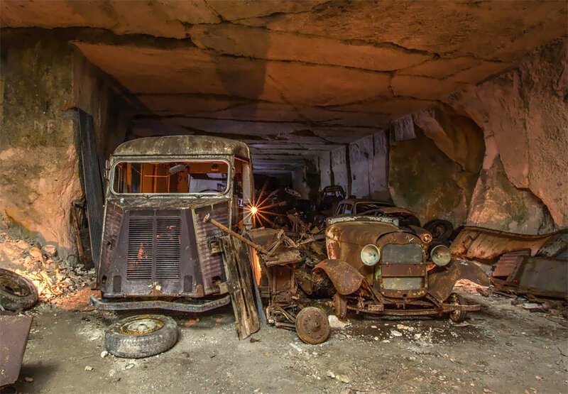 Машины покоились в заброшенной каменоломне со времен Второй мировой войны 