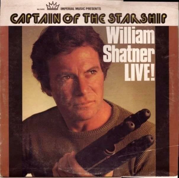 Уильям Шатнер размахивал штативом, похожим на фантастический пистолет, на обложке своего альбома 1977 года