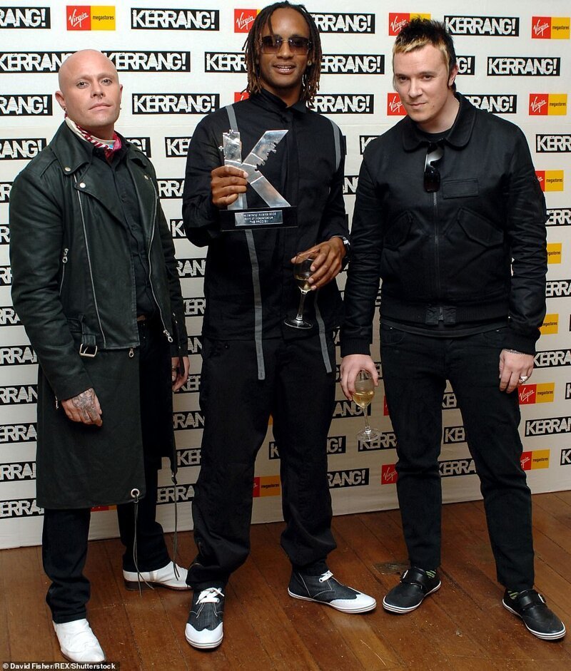 Флинт с коллегами по группе на премии The Kerrang Awards, 2006