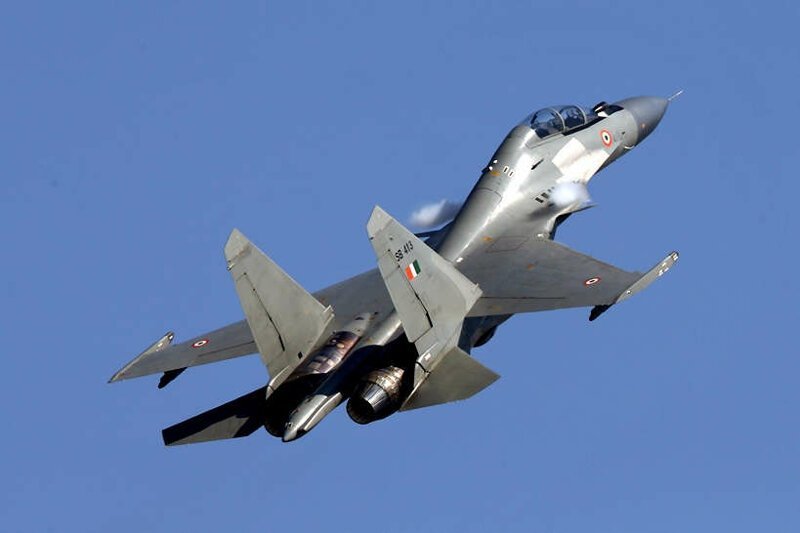 Индийские Су-30 увернулись от пакистанских ракет