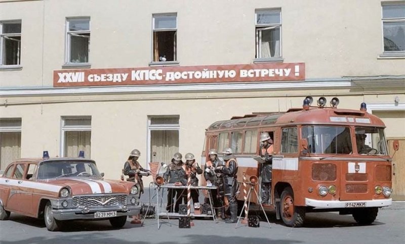 Красный лимузин ГАЗ 13 эксплуатировал начальник пожарной охраны Москвы