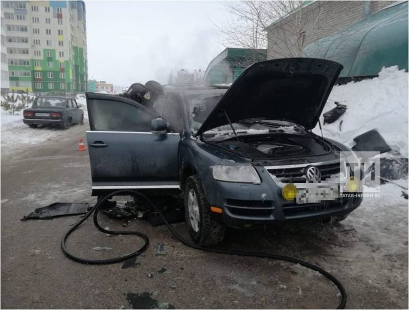 57-летнего водителя Volkswagen с ожогами кистей рук, лица и шеи доставили в Альметьевскую ЦРБ.