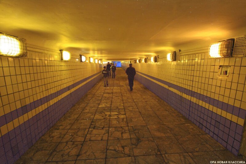 Подземный переход ведущий на остановку "Речной Вокзал"