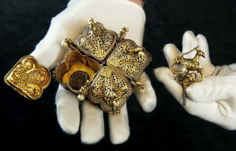 Бесценные артефакты на чердаке: британская пара нашла сокровища Индии 1799 года