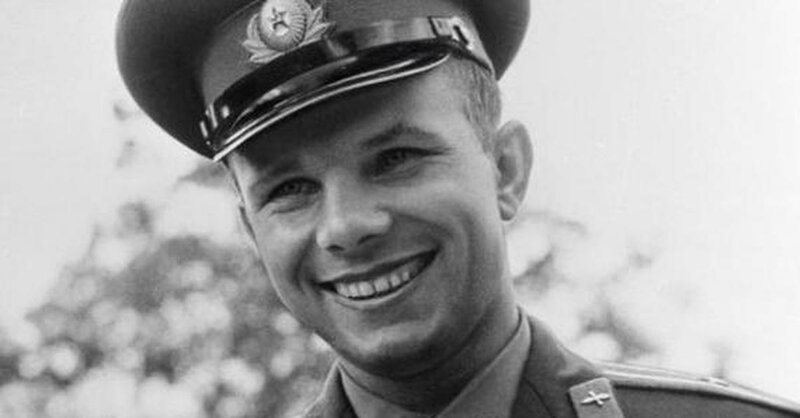"Знаете каким он парнем был". Первому космонавту Земли Юрию Гагарину исполнилось бы 85 лет