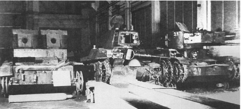 На фото – трофейные Т-26 разных годов выпуска на заводе в Варкаусе, 1940 год