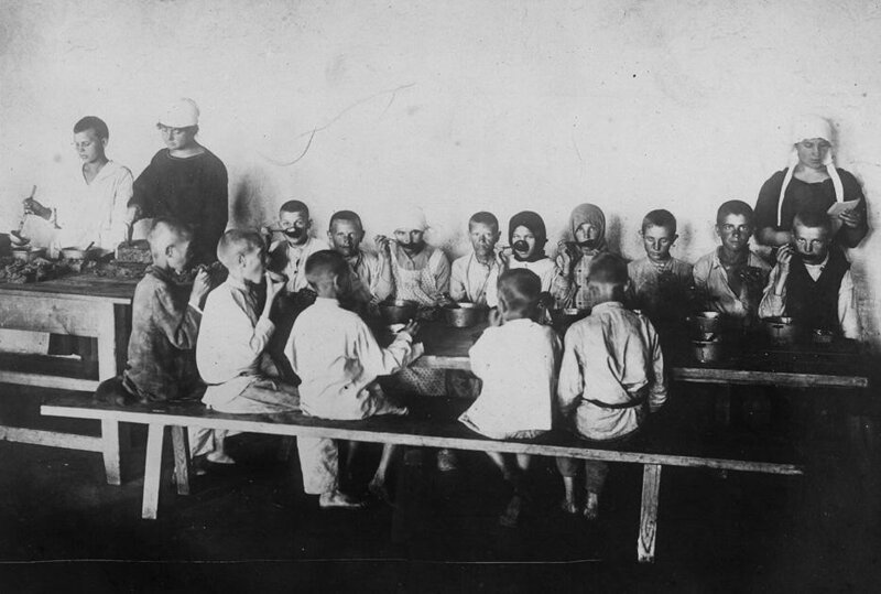 19. Борьба с голодом и беспризорностью. Поволжье, 1921.