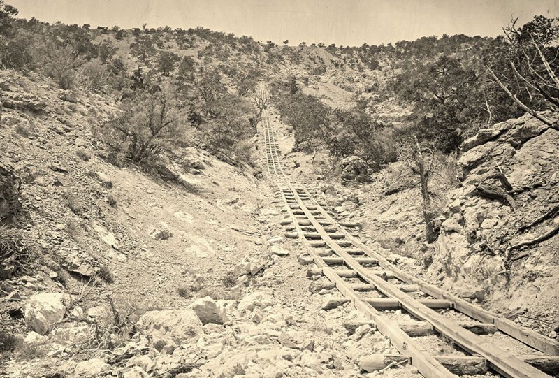 13. Деревянная дорога для вагонетки, ведущая в шахту по добыче золота, штат Иллинойс, 1871 год: