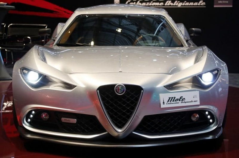 Mole Construction Artigianale 001 — среднемоторное купе Alfa Romeo 4С, «переодетое» в духе современных моделей Alfa Romeo