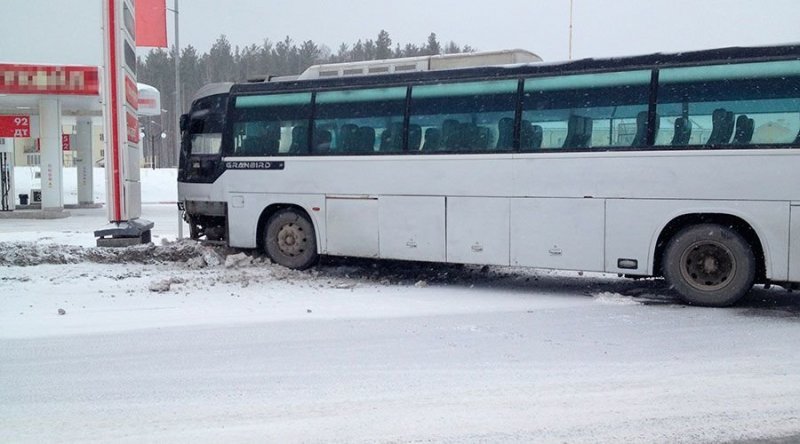 Авария дня. ДТП с пассажирским автобусом в Свердловской области