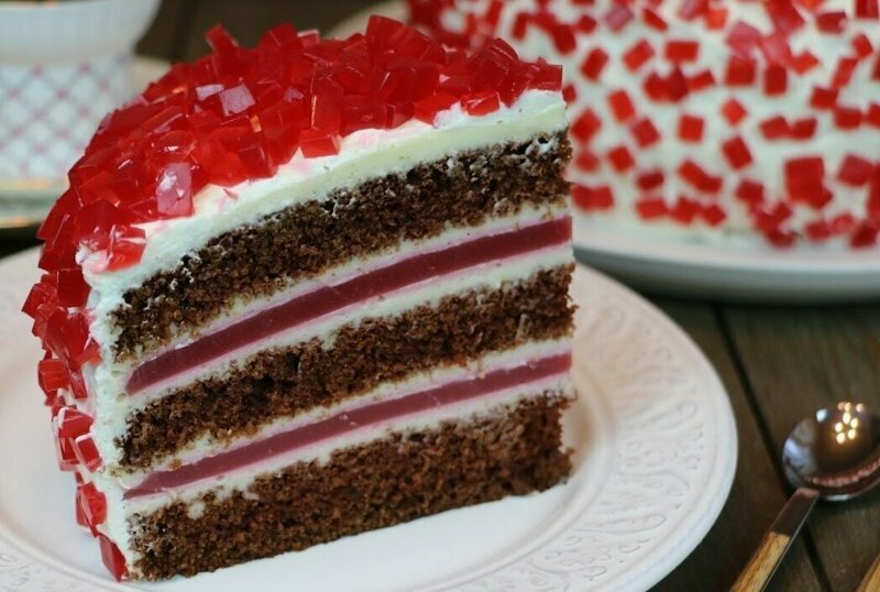 Торт Рубиновый - невероятная сладость и красота с желейными прослойками и желейными "рубинами" сверху