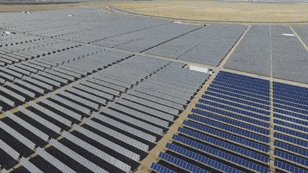 Очистка солнечных панелей на солнечных фермах
