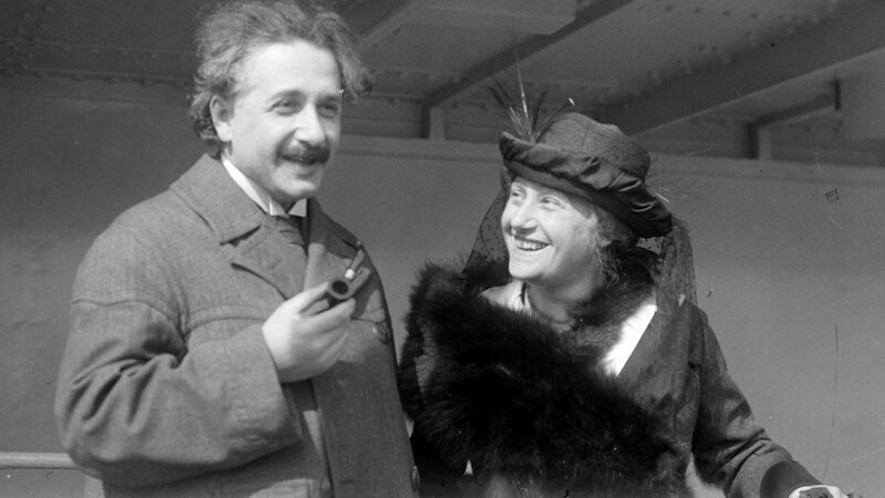 Женился на сестре, лишился мозга. 10 фактов об Альберте Эйнштейне