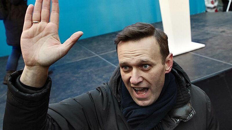 Прихвостни Навального угрожают расправой фотографу-любителю