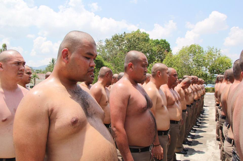 Полицейские с лишним весом отправляются в «лагеря для похудения»