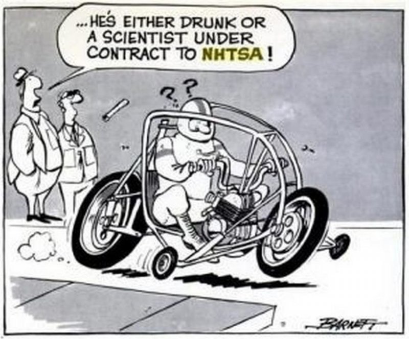 Он или пьян, или ученый, работающий на NHTSA — едкая карикатура о «безопасном мотоцикле»