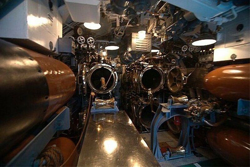 USS Bowfin - тоже известная лодка второй мировой войны. В настоящее время является музеем в Перл-Харборе на Гавайах.