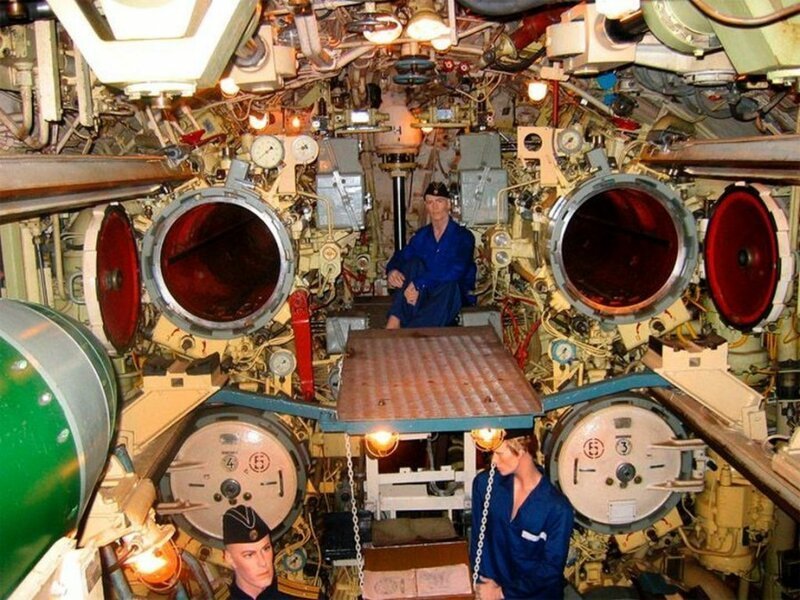Внутри подводной лодки