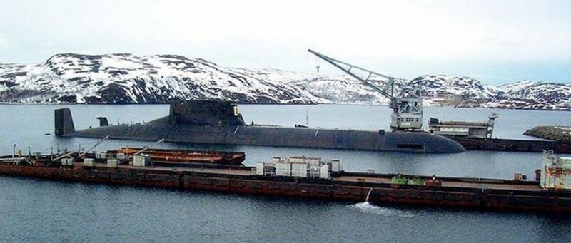Подводная лодка класса Тайфун (Акула). Одна из крупнейших подводных лодок с 20-ю баллистическими ракетами на борту