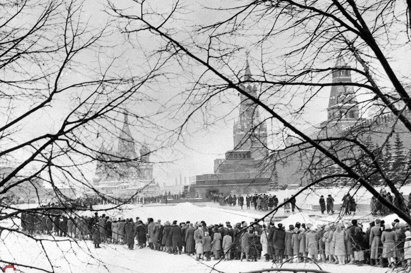 Очередь в Мавзолей Ленина, 1968 год. 