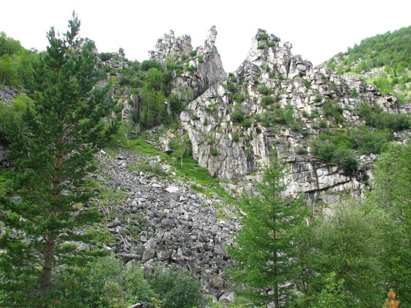 Необычные скалы Баргузинского хребта